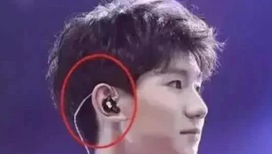 明星有没有带耳机,潮流还是隐私？