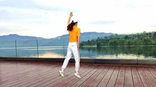 网红搞笑鬼步舞教学,网红搞笑教学，让你轻松学会潮流舞蹈