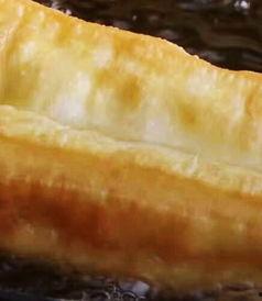 网红油条比例怎么调,轻松学会制作香脆美味油条