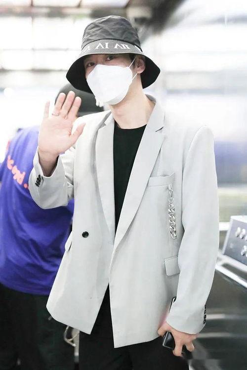 打开仁明星的照片,揭开明星私照的神秘面纱